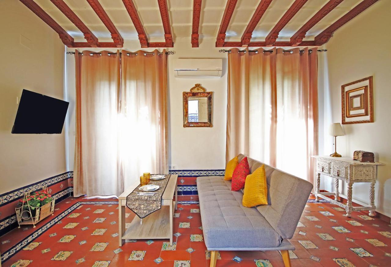 Palace-house Hércules 92 Séjour chez l'habitant *