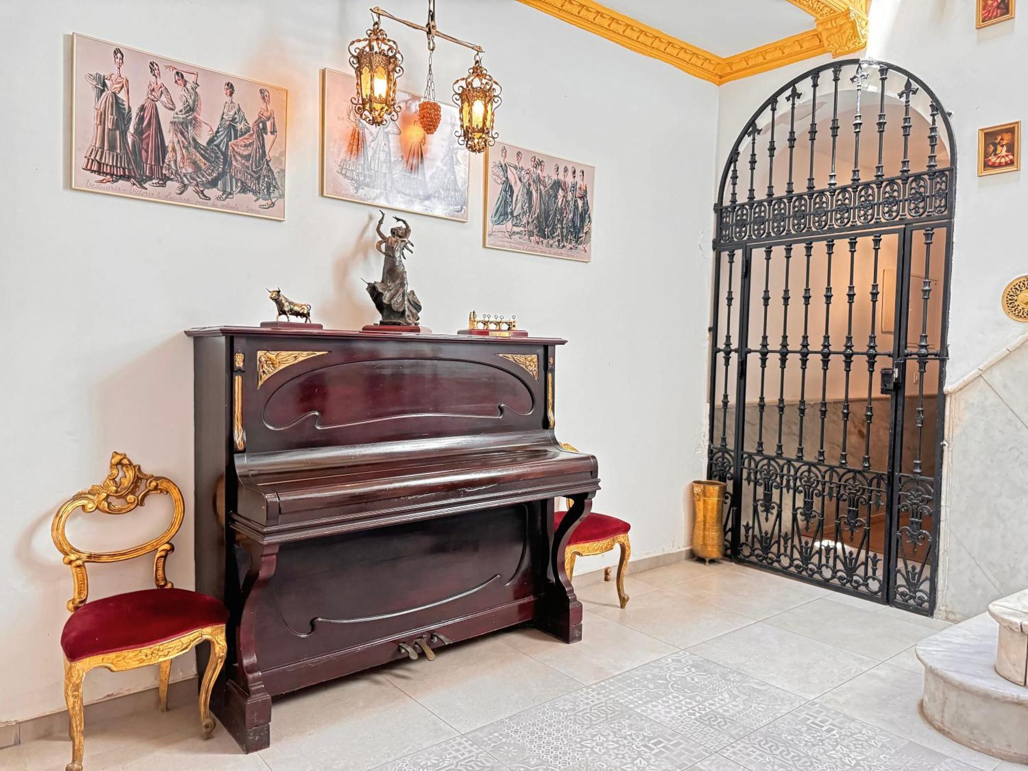 Palace House Hercules - * Seville