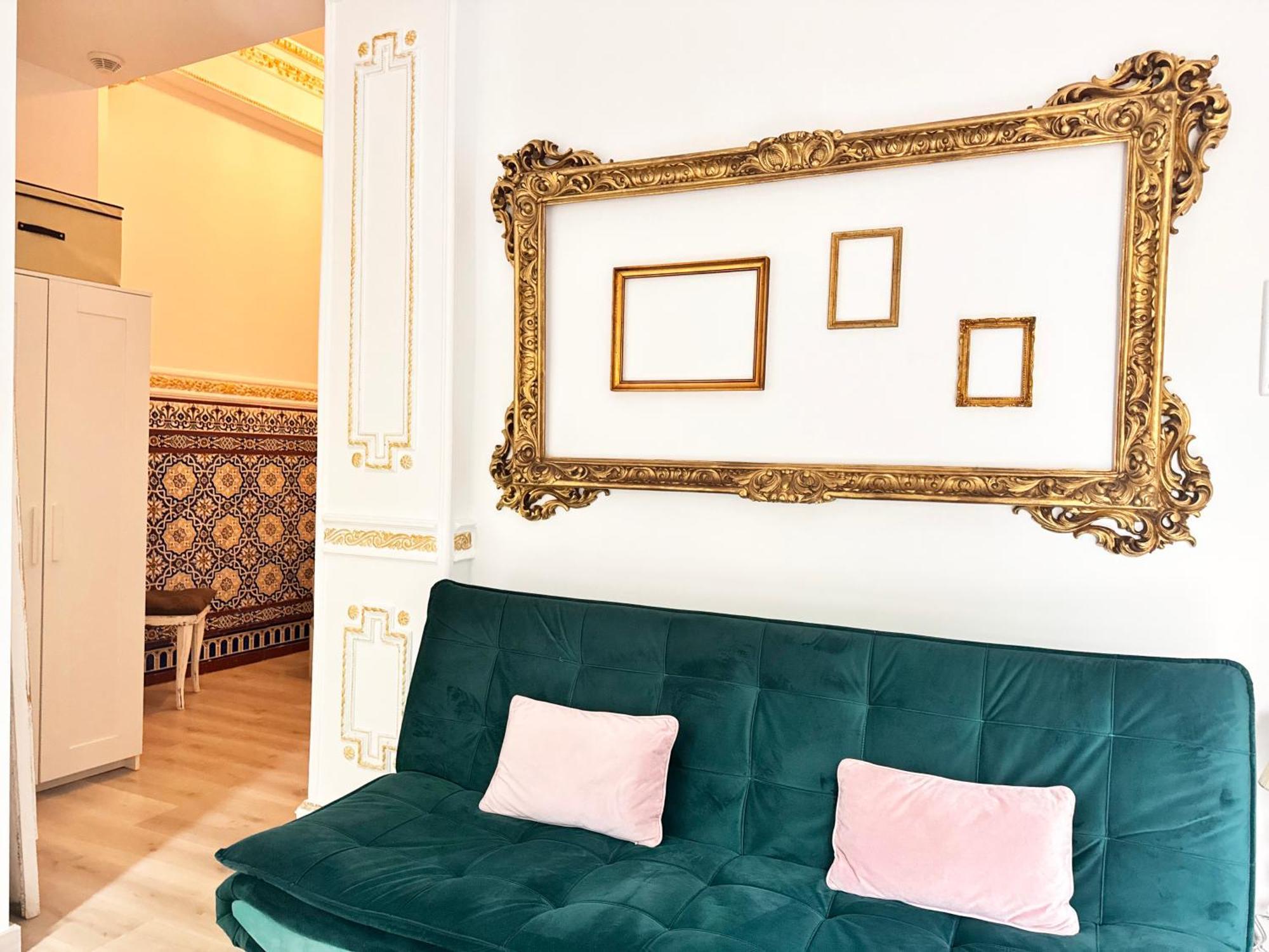 Palace House Hercules - Homestay *